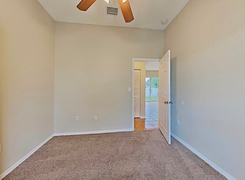 Building Photo - 10697 SW 20th Ct