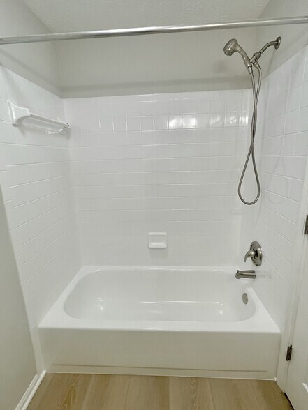 Building Photo - 13108 Briarcliff Ter