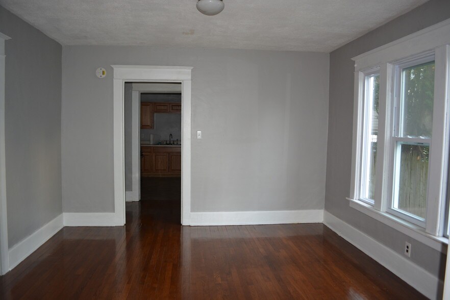 Dining Room - 100 Butler Ave