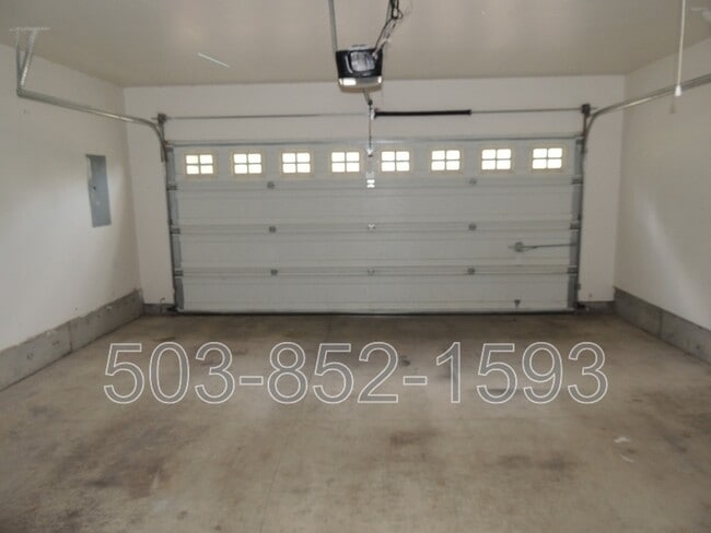 Building Photo - 13250 SW Menlor Ln