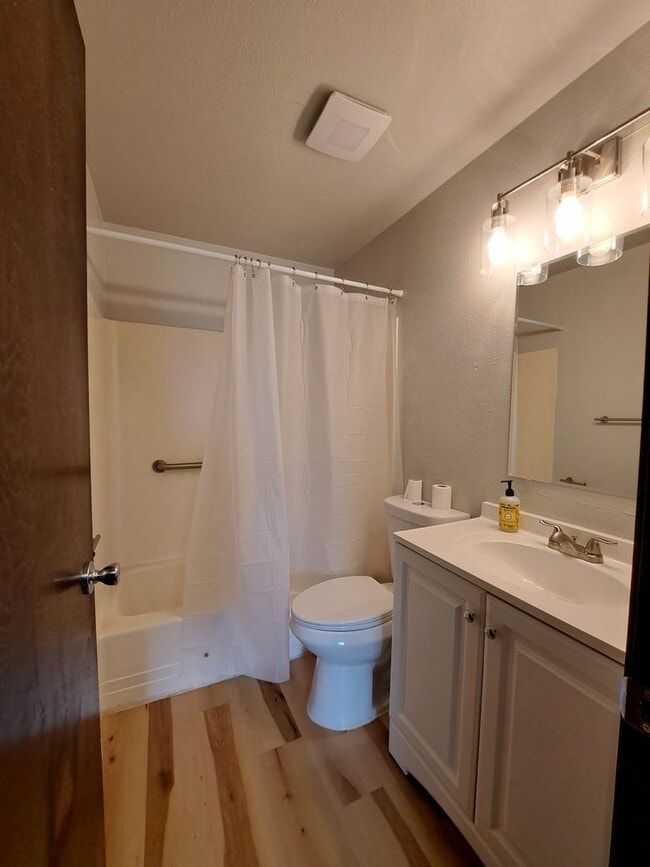 Building Photo - Bremerton Area Duplex