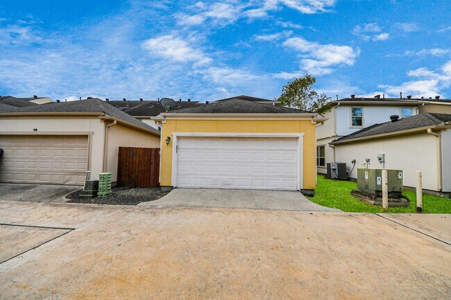 Building Photo - 14454 Summerleaf Ln