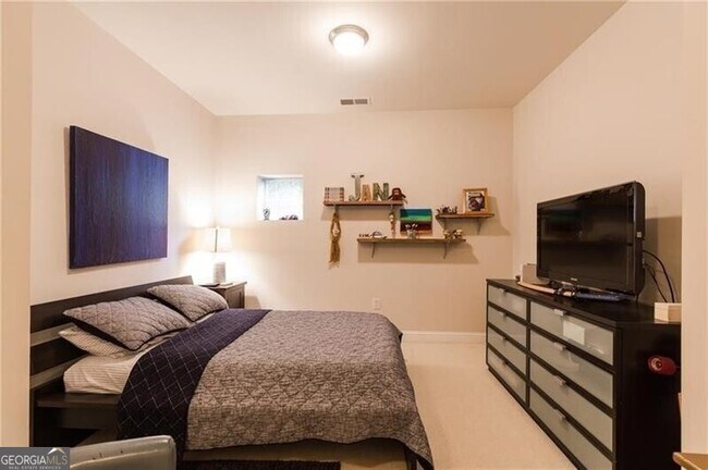 Building Photo - 1155 Glenridge Pl NE