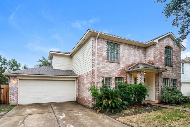 Building Photo - 18326 Forest Dew Dr