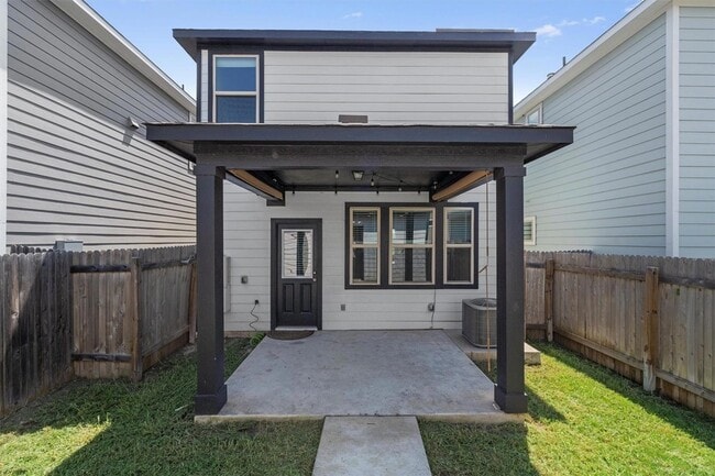 Building Photo - 1805 Artesian Spgs Xing
