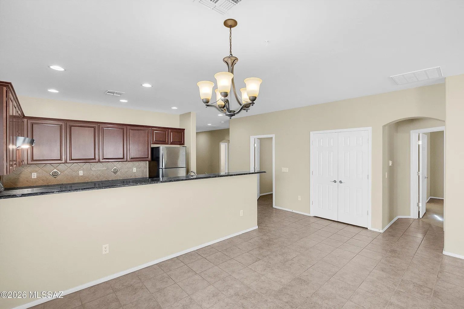 Building Photo - 2221 E Stone Stable Dr