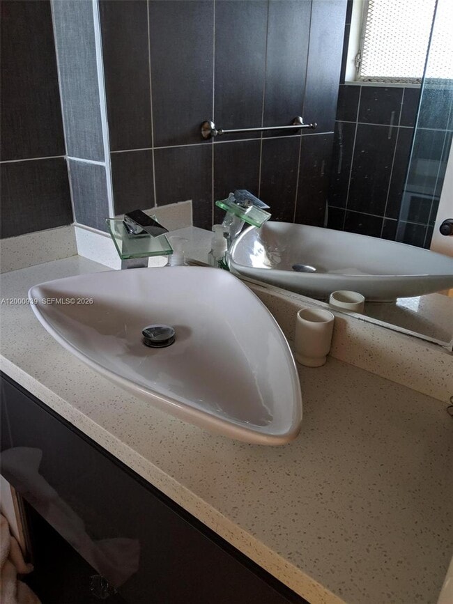 Building Photo - 1660 NE 191st St