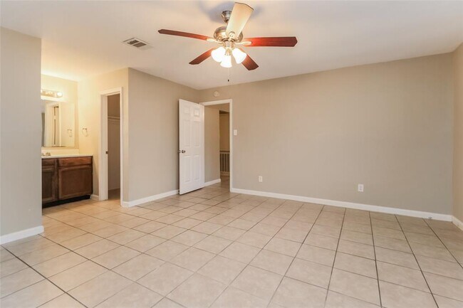 Building Photo - 3211 Gary Ln