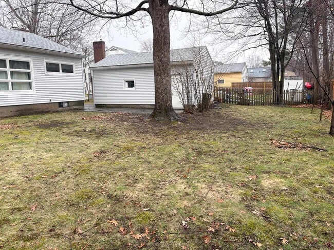 Building Photo - 38 Marshall Dr