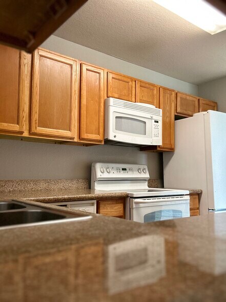 Building Photo - 13613 Woodstone Way