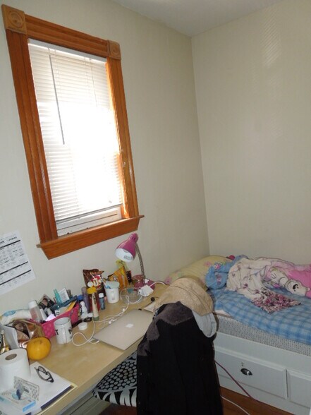 Building Photo - 132 Glenville Ave