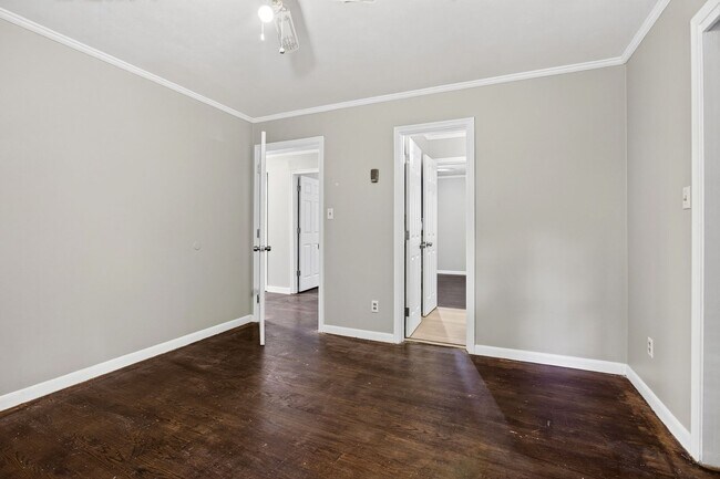 Building Photo - 3705 Crestview Pl