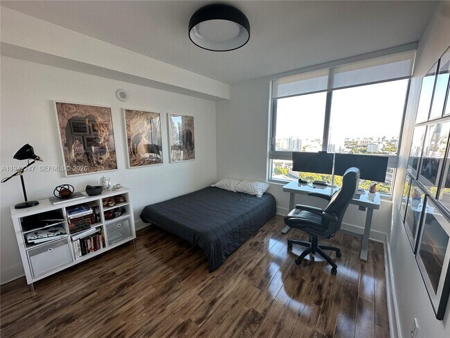 Building Photo - 90 SW 3rd St