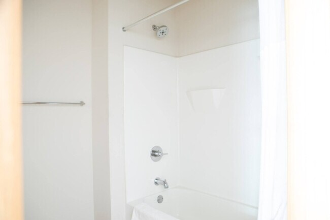 Building Photo - 1640 N Water St