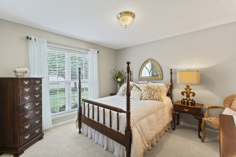 Building Photo - 2808 Stonehedge Dr