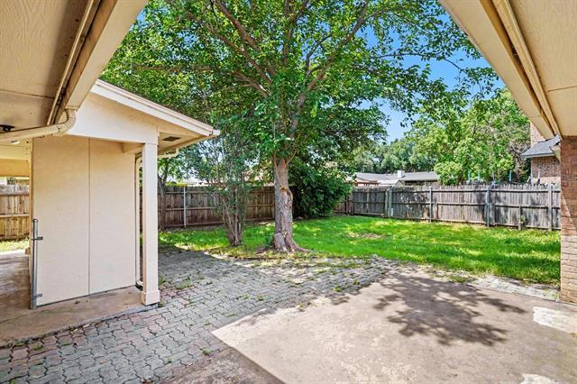 Building Photo - 2701 Whitehurst Dr