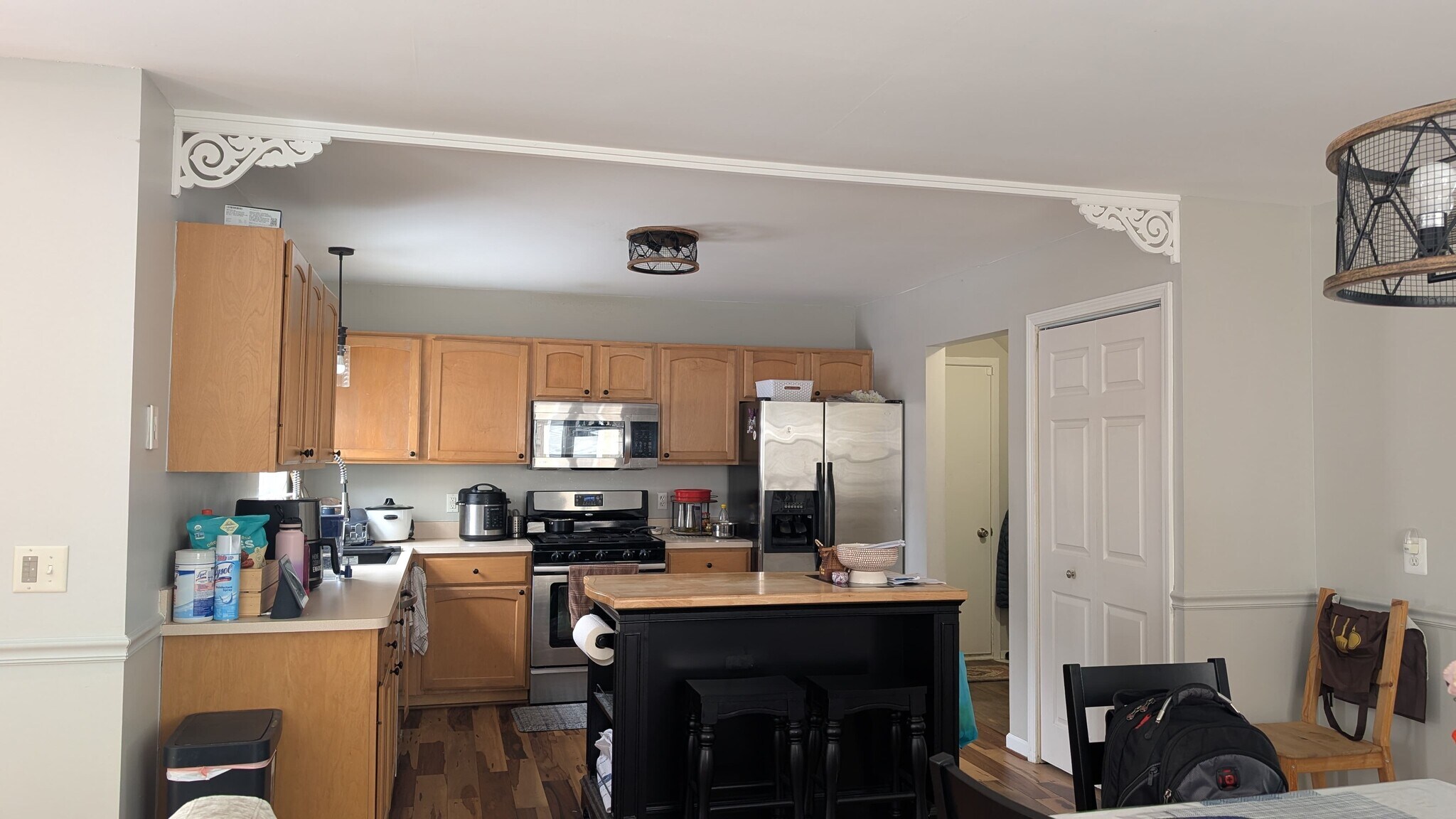 Kitchen with island - 1617 Norton Creek Blvd
