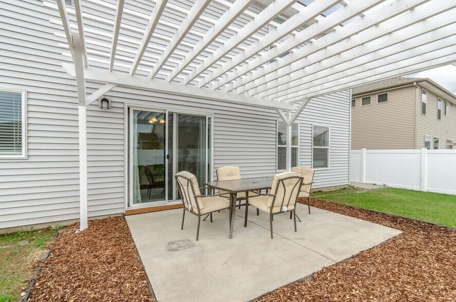 Building Photo - 4580 W Magrath Dr