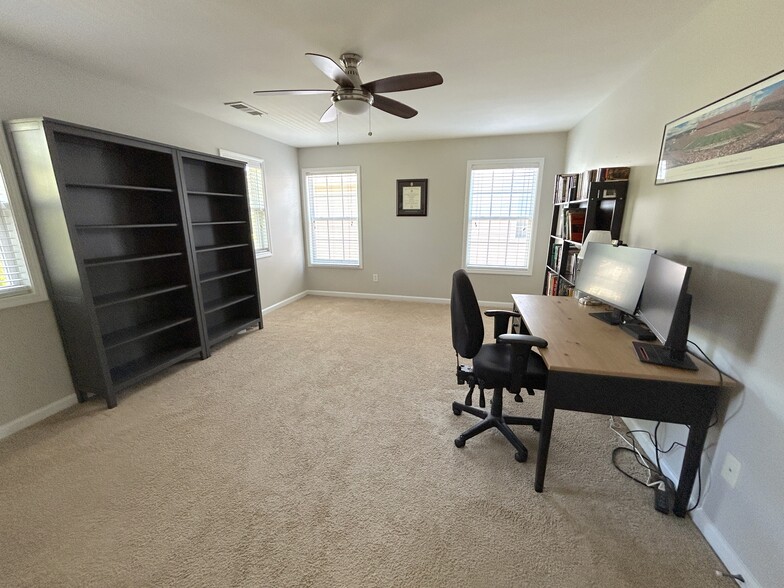 Building Photo - 4100 Lake Pass Ln