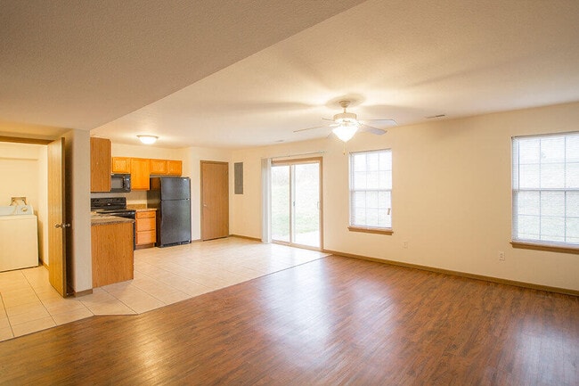 Building Photo - 5303 Silver Mill Dr