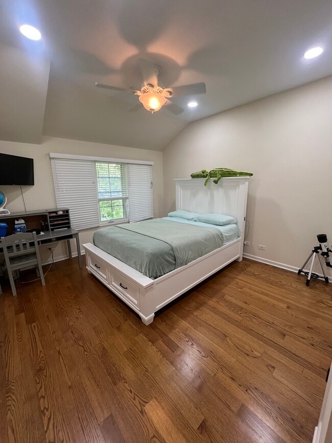 Building Photo - 1231 Caroline Ct