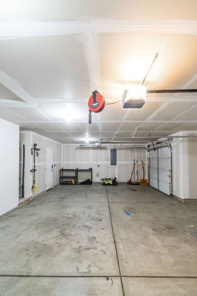 Building Photo - Single Family Home In Airway Heights!!