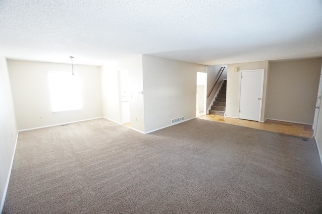 Building Photo - 7047 S Fairfax St