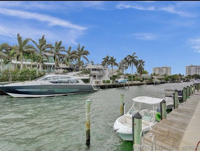 Building Photo - 11930 N Bayshore Dr
