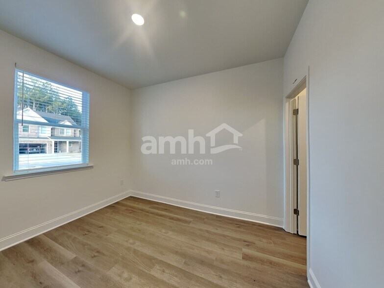 Building Photo - 1519 Aquamarine Dr