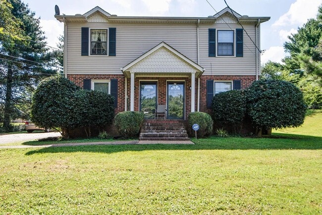 Building Photo - Fabulous 1BR Furnished Duplex