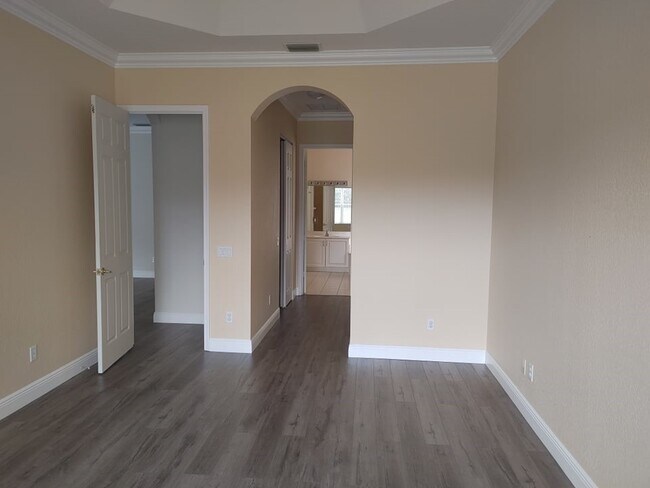 Building Photo - 1905 Grey Falcon Cir SW