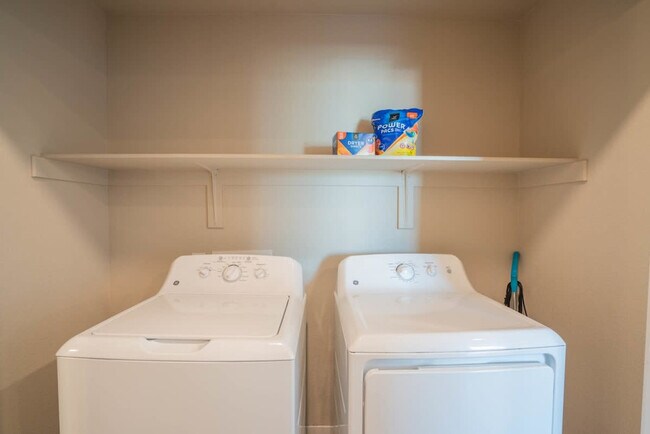 Building Photo - 1980 E Broadway Rd