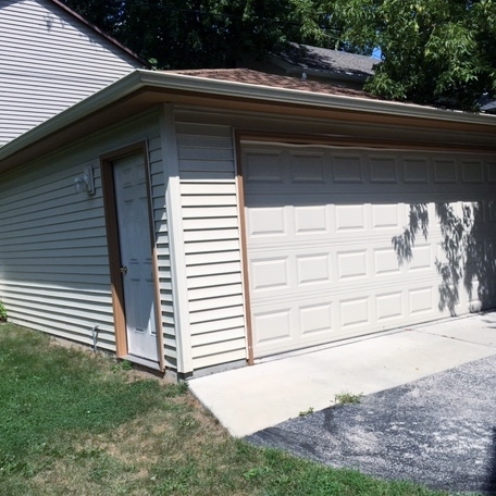 New 2 car garage - 1612 E Menlo Blvd