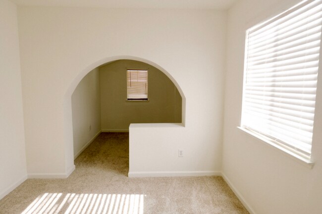 Building Photo - 4096 Laurel Walk Ln