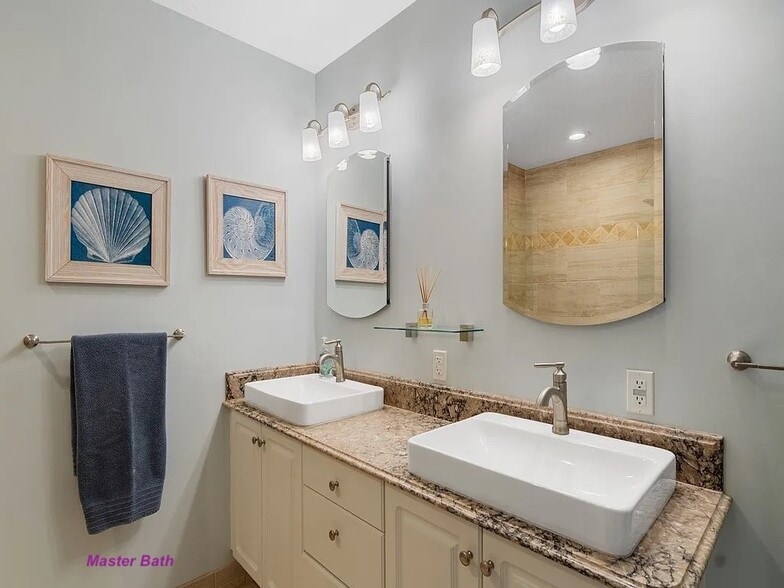 Primary Bath - 5020 Fairways Cir