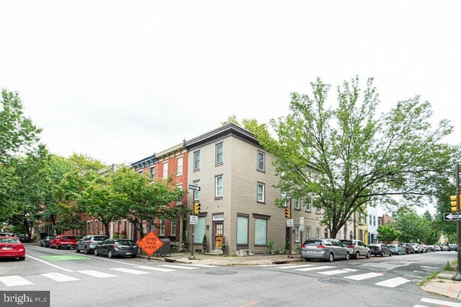 Building Photo - 403 S 23rd St