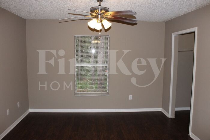 Building Photo - 14936 SE 25 Pl