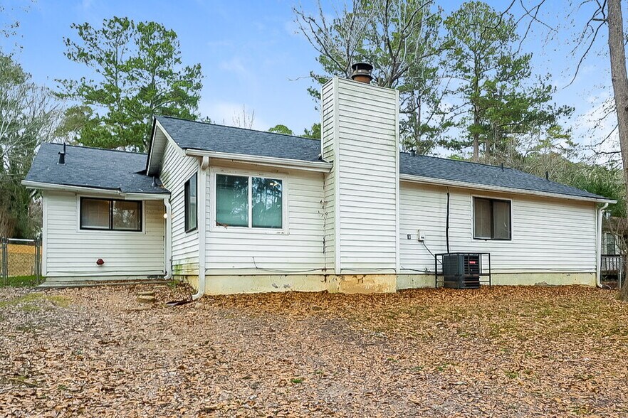 Building Photo - 596 Post Oak Rd