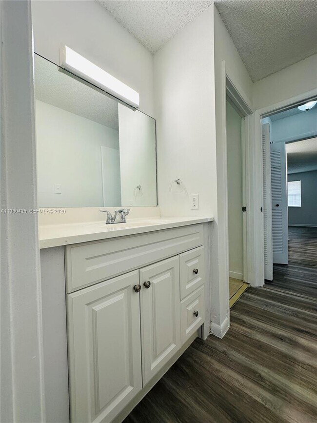 Building Photo - 8102 SW 21st Ct