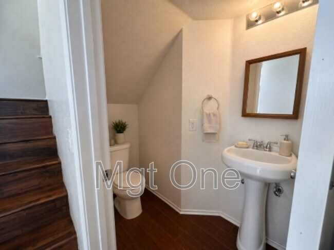 Building Photo - 1240 Lilac Ridge Dr