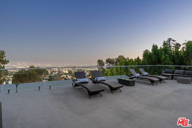Building Photo - 6181 Temple Hill Dr