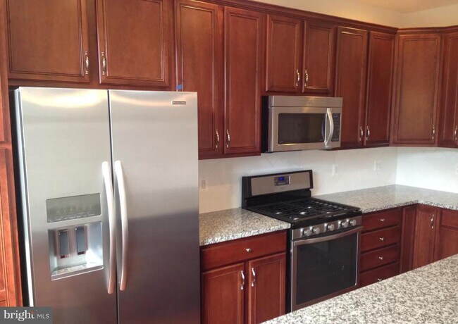 Building Photo - 23109 Dunlop Heights Terrace