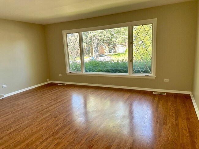 Building Photo - 440 W Arquilla Dr