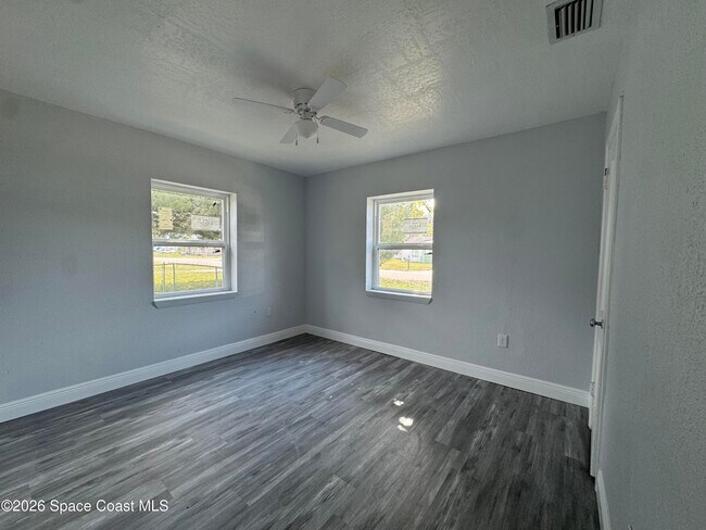 Building Photo - 508 Carolina Ave