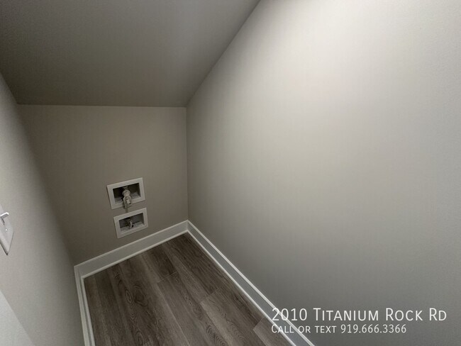 Building Photo - 2010 Titanium Rock Rd