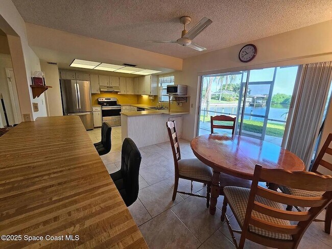 Building Photo - 435 Dove Ln