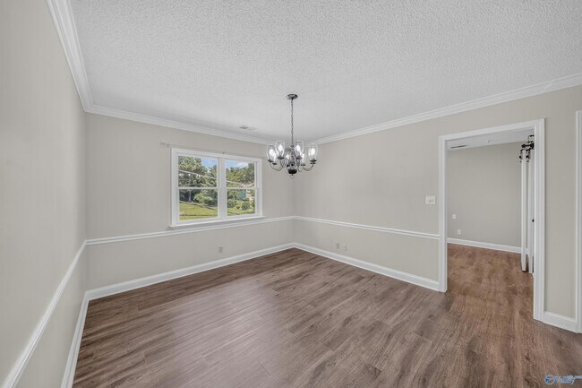 Building Photo - 1208 SE Willowbrook Dr