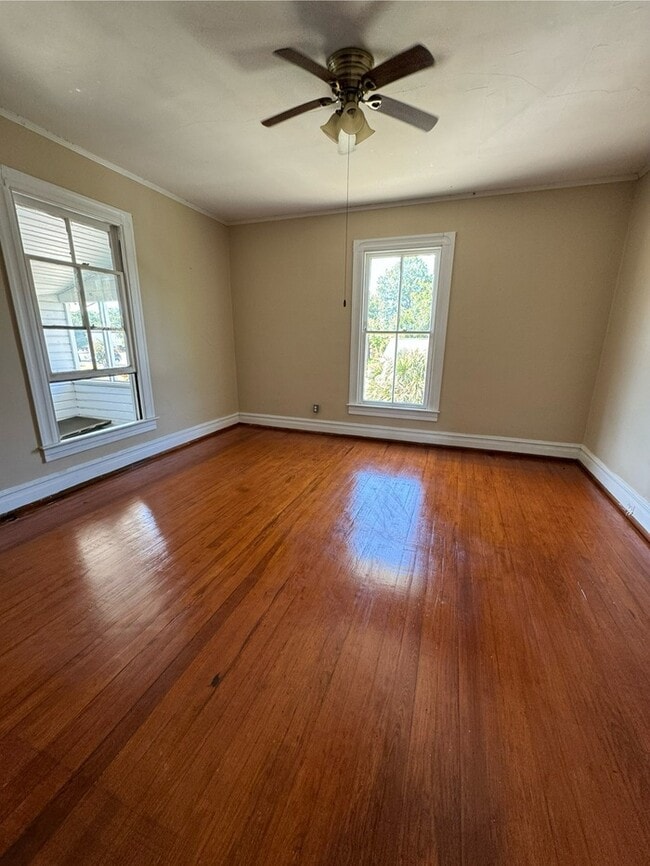 Building Photo - 311 N Confederate Ave