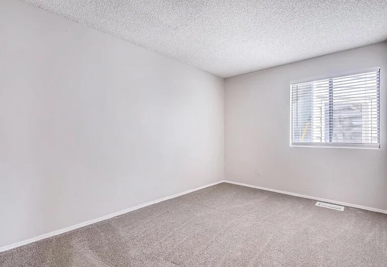 Building Photo - 17050 E Ford Dr