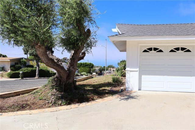 Building Photo - 28244 Trailriders Dr